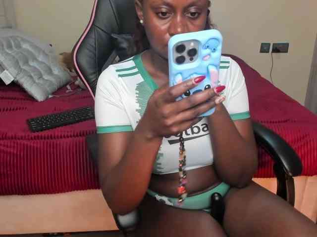 Trizzytariaa webcam