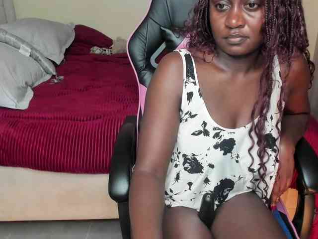 Trizzytariaa webcam