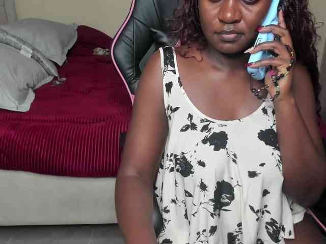 Trizzytariaa webcam
