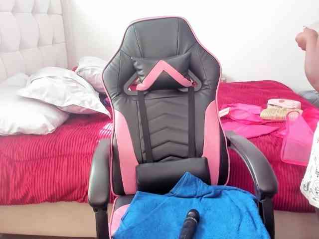 Trizzytariaa webcam