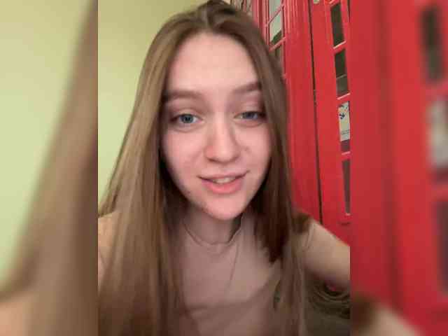 CyrilaPuff webcam