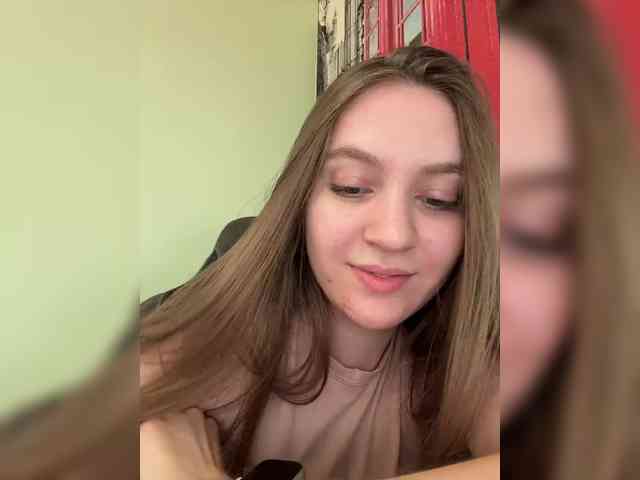 CyrilaPuff webcam