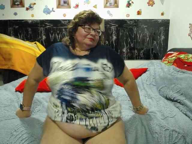 SweetMommaX webcam