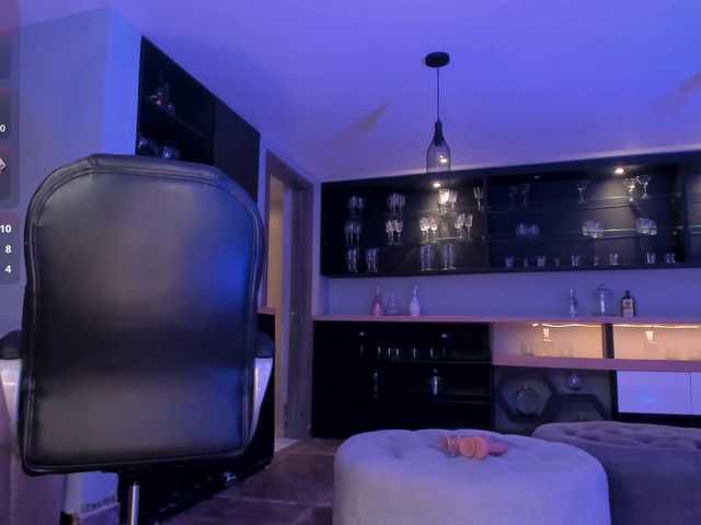 SophieBarnett's BongaCams show and profile