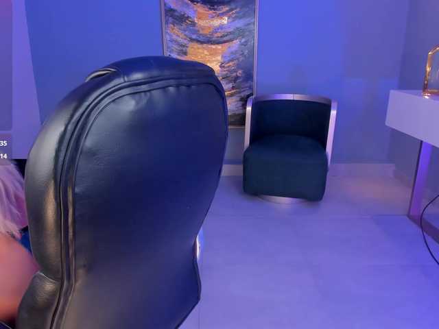 SophieBarnett's BongaCams show and profile