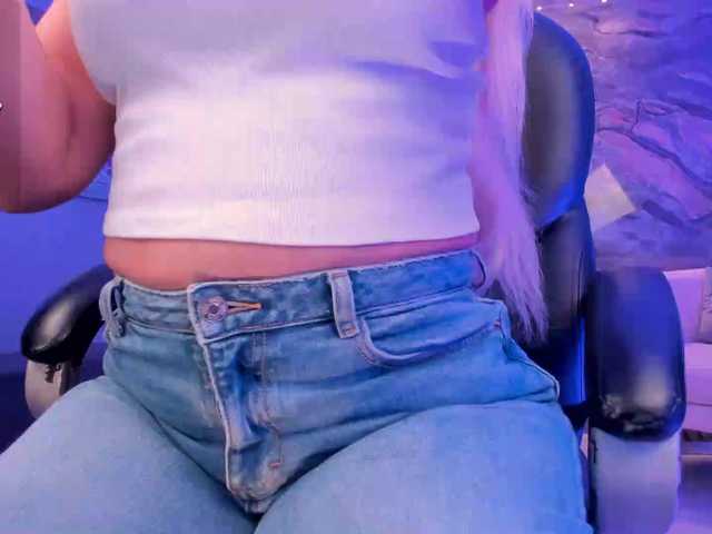 SophieBarnett's BongaCams show and profile