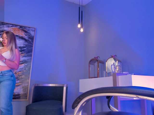 SophieBarnett's BongaCams show and profile