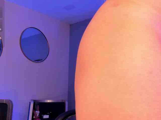 SophieBarnett webcam