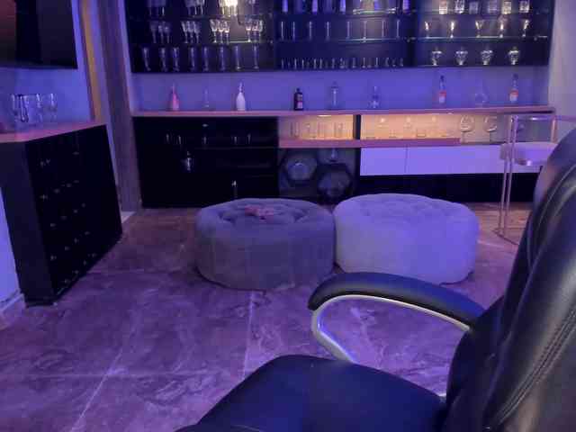 SophieBarnett webcam