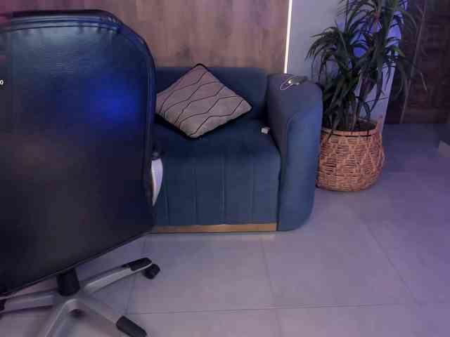 SophieBarnett webcam