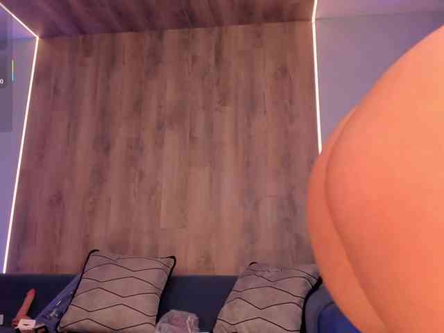 SophieBarnett webcam