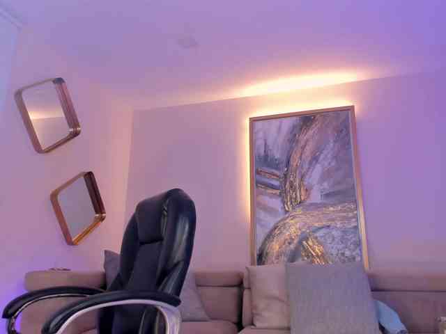 SophieBarnett webcam