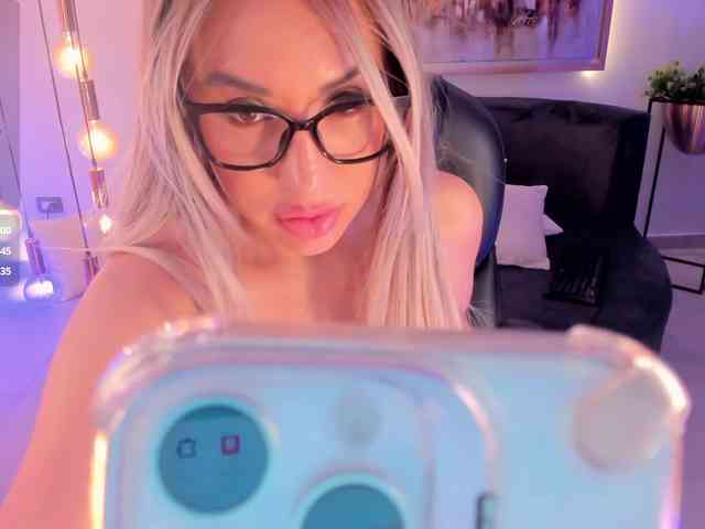 SophieBarnett webcam