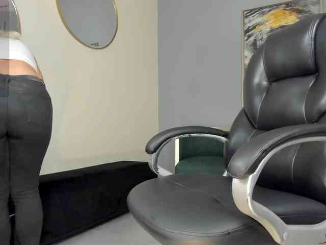 SophieBarnett webcam