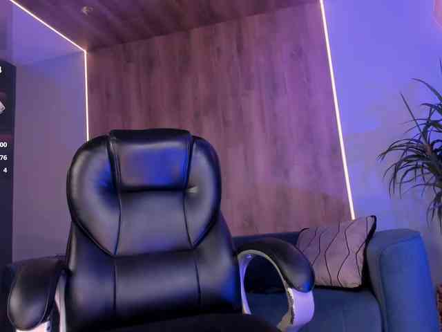 SophieBarnett webcam