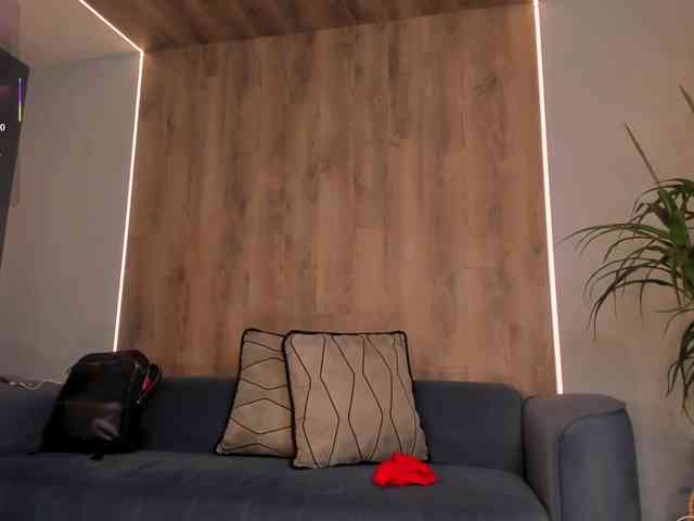 SophieBarnett webcam