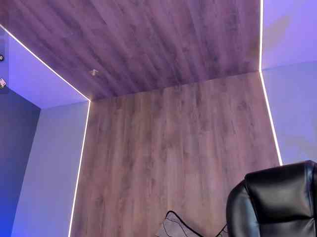 SophieBarnett webcam