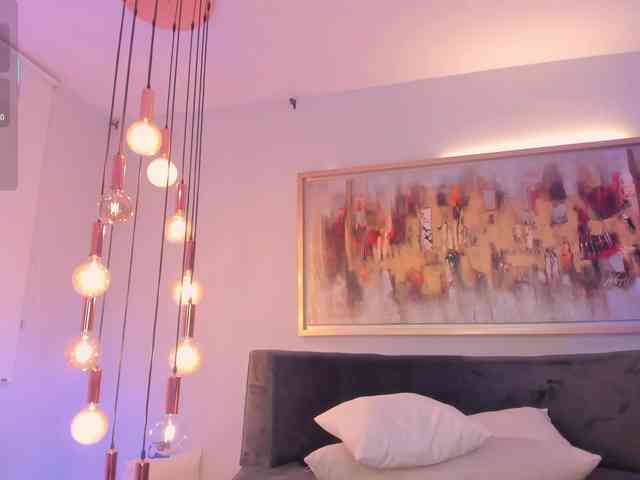 SophieBarnett webcam