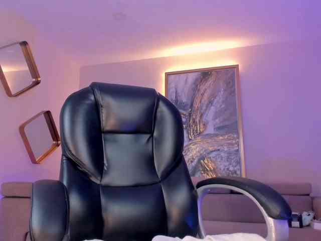 SophieBarnett webcam