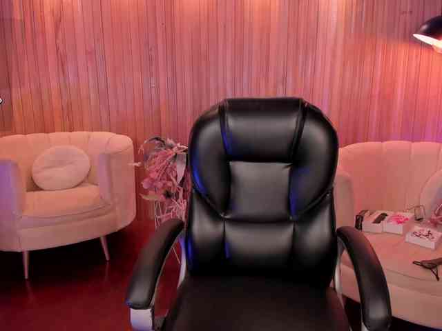 SophieBarnett webcam