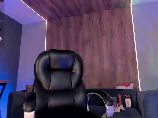 SophieBarnett webcam