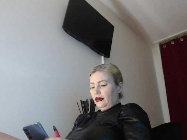 Mistress-Marilyn's BongaCams show and profile