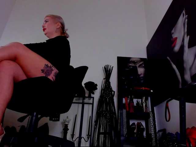 Mistress-Marilyn's BongaCams show and profile