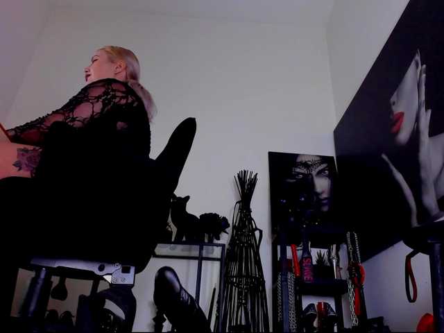 Mistress-Marilyn's BongaCams show and profile