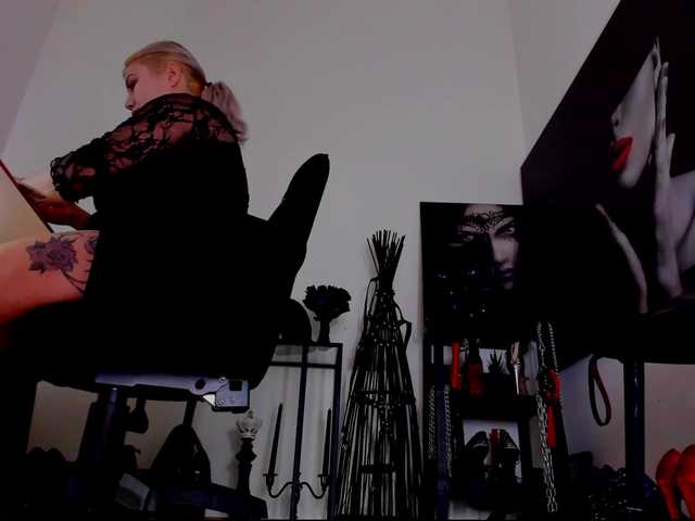 Mistress-Marilyn's BongaCams show and profile