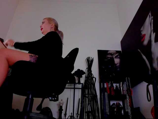 Mistress-Marilyn's BongaCams show and profile