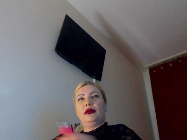 Mistress-Marilyn's BongaCams show and profile