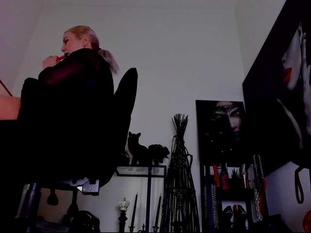 Mistress-Marilyn's BongaCams show and profile