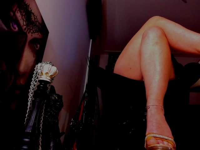 Mistress-Marilyn's BongaCams show and profile