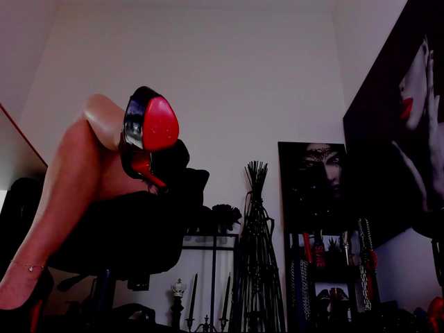 Mistress-Marilyn's BongaCams show and profile