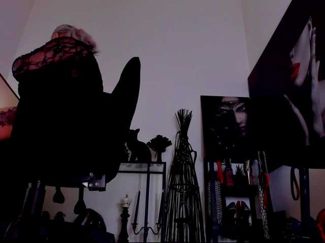 Mistress-Marilyn's BongaCams show and profile