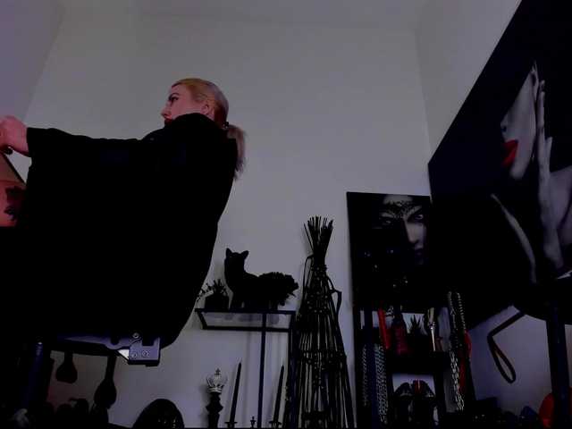 Mistress-Marilyn's BongaCams show and profile