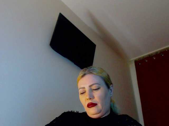 Mistress-Marilyn's BongaCams show and profile
