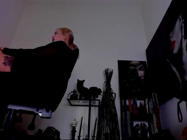 Mistress-Marilyn's BongaCams show and profile