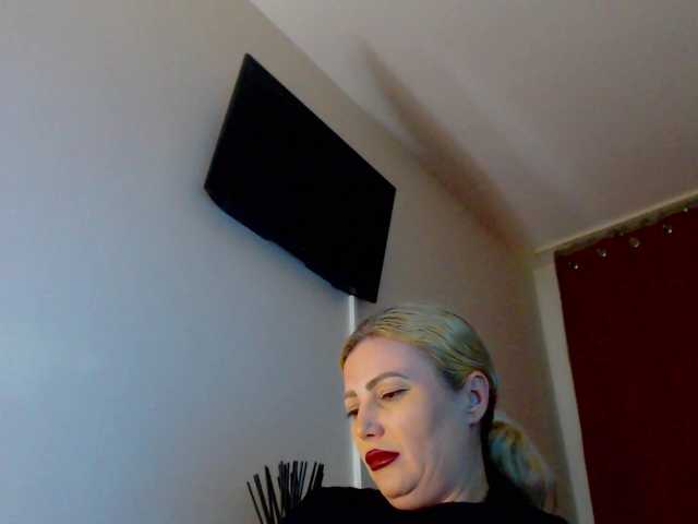 Mistress-Marilyn's BongaCams show and profile