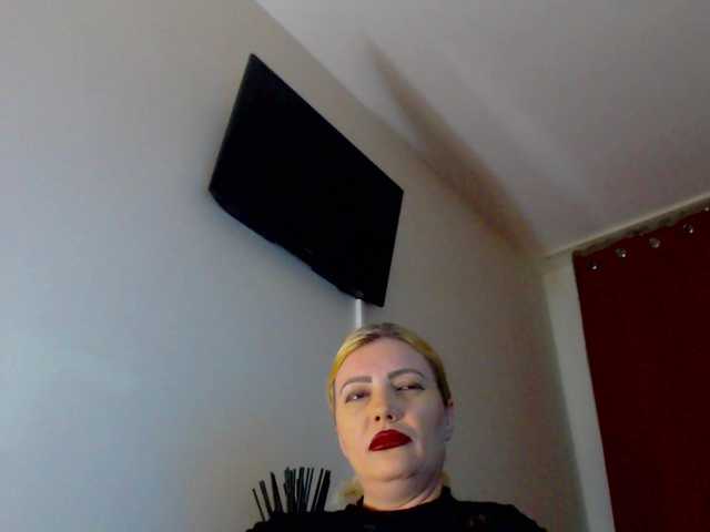 Mistress-Marilyn's BongaCams show and profile