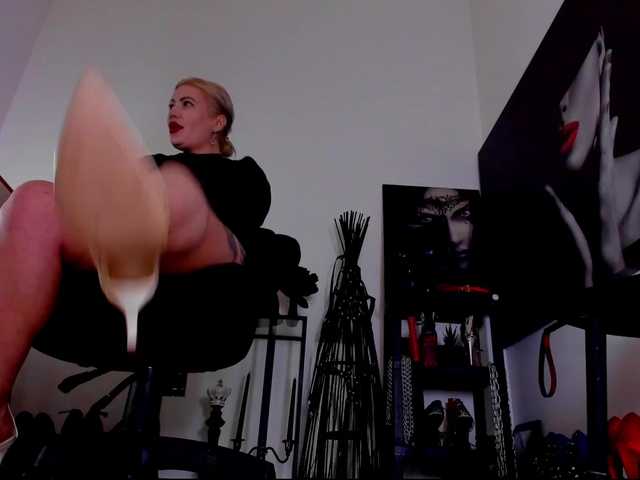 Mistress-Marilyn's BongaCams show and profile