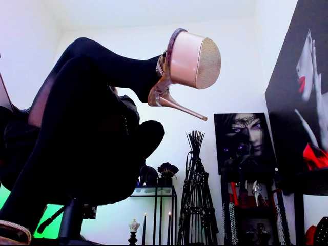 Mistress-Marilyn's BongaCams show and profile