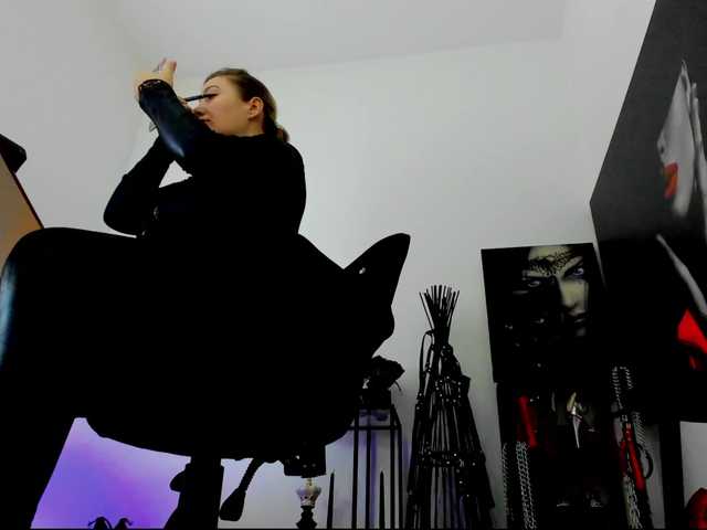 Mistress-Marilyn's BongaCams show and profile