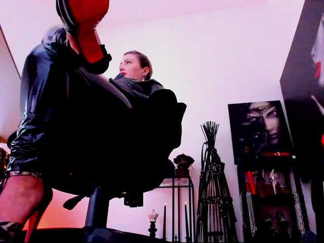 Mistress-Marilyn's BongaCams show and profile