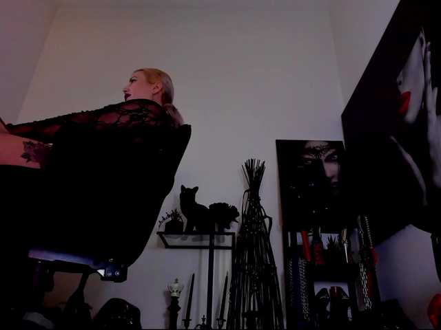 Mistress-Marilyn's BongaCams show and profile