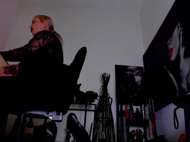 Mistress-Marilyn's BongaCams show and profile