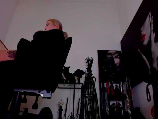 Mistress-Marilyn's BongaCams show and profile