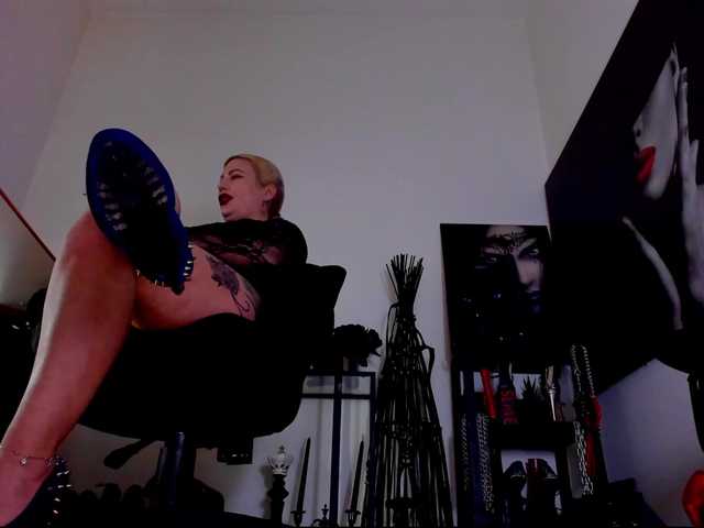 Mistress-Marilyn's BongaCams show and profile