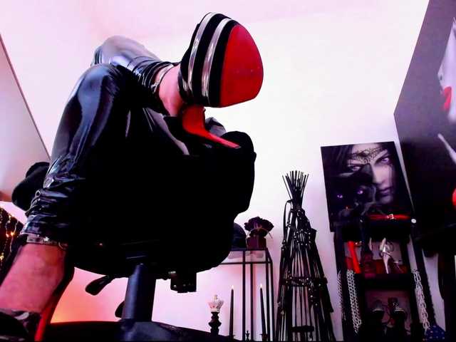 Mistress-Demi webcam