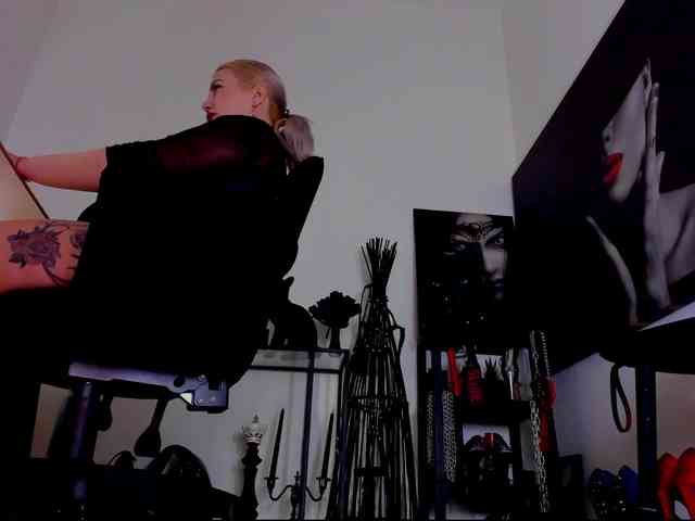 Mistress-Demi webcam